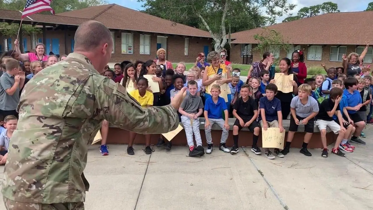Military homecoming: Dad surprises Spruce Creek student at school
