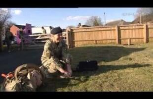 Happy reunions as 100 UK troops return 03.04.13