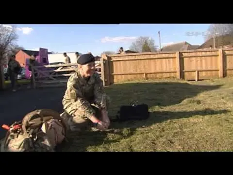 Happy reunions as 100 UK troops return 03.04.13